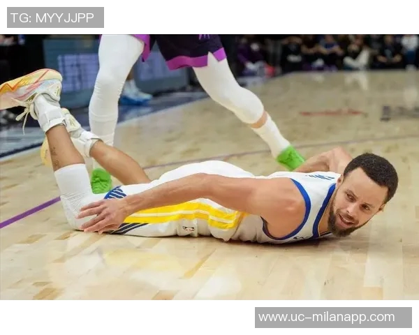 库里股四头肌受伤赛后痛苦一瘸一拐离场引发球迷担忧